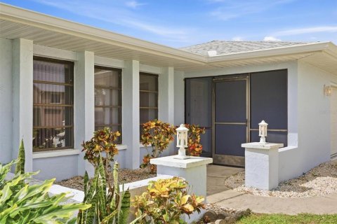 Villa ou maison à vendre à Port Charlotte, Floride: 3 chambres, 176.42 m2 № 2324224 - photo 9