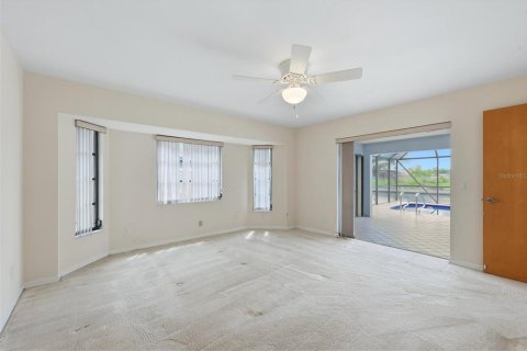 Villa ou maison à vendre à Port Charlotte, Floride: 3 chambres, 176.42 m2 № 2324224 - photo 21