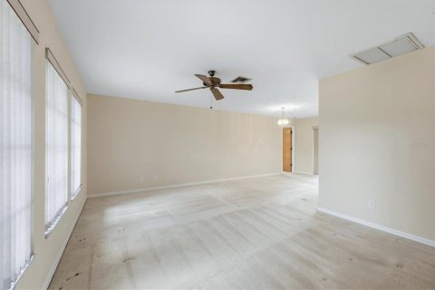 Villa ou maison à vendre à Port Charlotte, Floride: 3 chambres, 176.42 m2 № 2324224 - photo 10