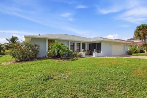 Villa ou maison à vendre à Port Charlotte, Floride: 3 chambres, 176.42 m2 № 2324224 - photo 8