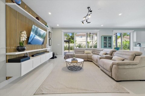 Купить виллу или дом в Уэстон, Флорида 5 спален, 317.35м2, № 1956020 - фото 9