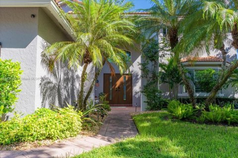 Купить виллу или дом в Уэстон, Флорида 5 спален, 317.35м2, № 1956020 - фото 2