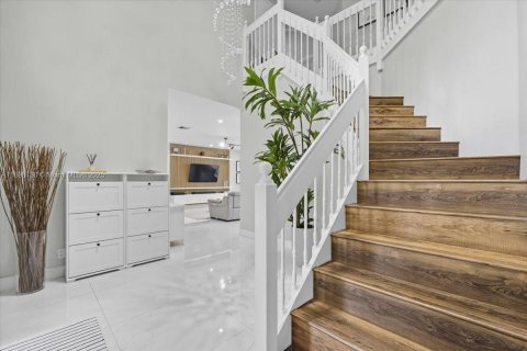 Купить виллу или дом в Уэстон, Флорида 5 спален, 317.35м2, № 1956020 - фото 19