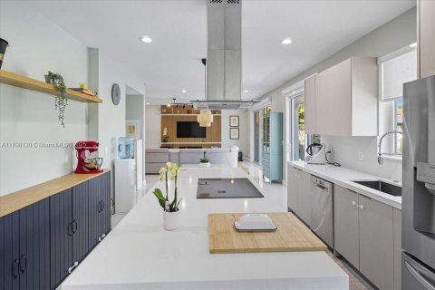 Купить виллу или дом в Уэстон, Флорида 5 спален, 317.35м2, № 1956020 - фото 7