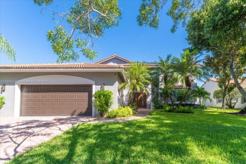 Купить виллу или дом в Уэстон, Флорида 5 спален, 317.35м2, № 1956020 - фото 1