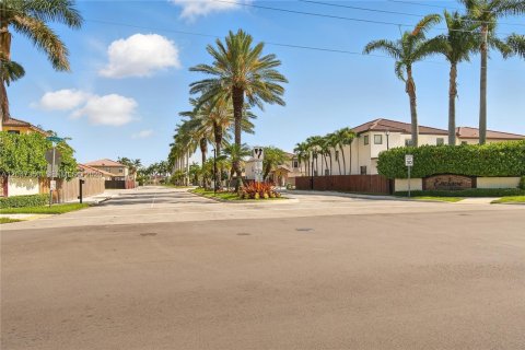 Touwnhouse à louer à Miami, Floride: 3 chambres, 143.44 m2 № 2282936 - photo 20