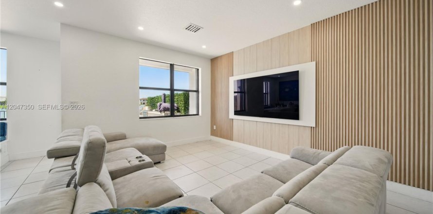 Touwnhouse à Miami, Floride 3 chambres, 143.44 m2 № 2282936