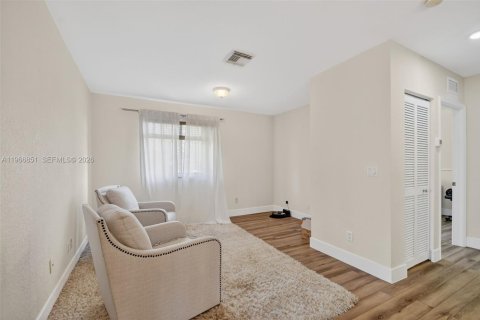 Снять в аренду виллу или дом в Лейк-Уорт, Флорида 5 спален, 250.46м2, № 2028381 - фото 27