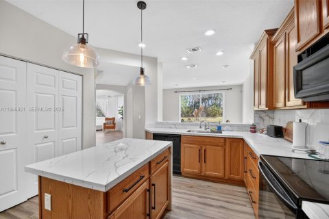 Снять в аренду виллу или дом в Лейк-Уорт, Флорида 5 спален, 250.46м2, № 2028381 - фото 14