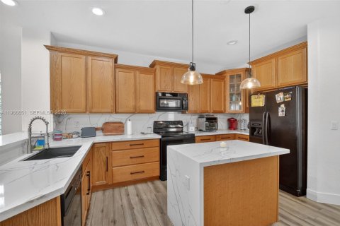 Снять в аренду виллу или дом в Лейк-Уорт, Флорида 5 спален, 250.46м2, № 2028381 - фото 12