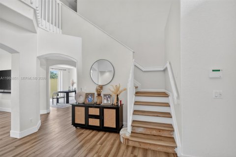 Снять в аренду виллу или дом в Лейк-Уорт, Флорида 5 спален, 250.46м2, № 2028381 - фото 7