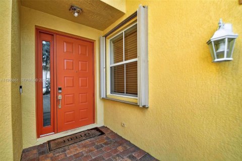 Снять в аренду виллу или дом в Лейк-Уорт, Флорида 5 спален, 250.46м2, № 2028381 - фото 5