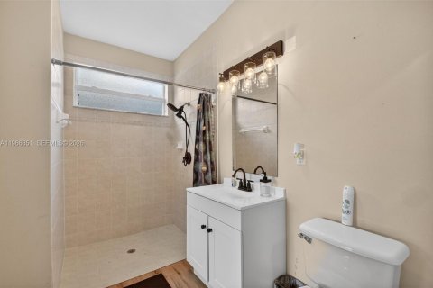 Снять в аренду виллу или дом в Лейк-Уорт, Флорида 5 спален, 250.46м2, № 2028381 - фото 25