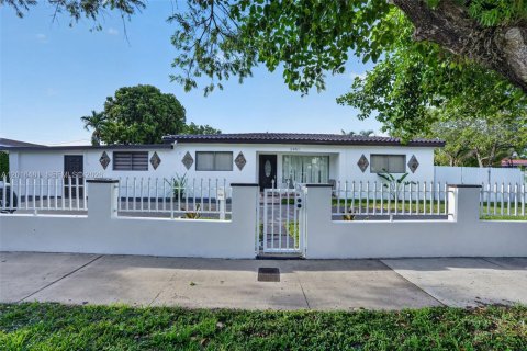 Villa ou maison à Miami, Floride 3 chambres, 183.39 m2 № 2085404