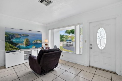 Купить виллу или дом в Майами, Флорида 3 спальни, 183.39м2, № 2085404 - фото 5