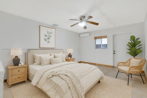 House in Miami, Florida 4 bedrooms, 147.53 sq.m. № 1977062 - photo 30