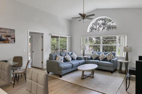 Condominio en alquiler en Sarasota, Florida, 2 dormitorios, 98.85 m2 № 2103362 - foto 3