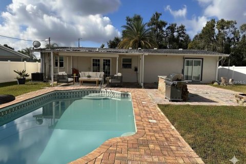 House in Bradenton, Florida 4 bedrooms, 150.13 sq.m. № 2410117 - photo 2