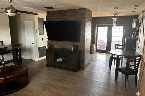 House in Bradenton, Florida 4 bedrooms, 150.13 sq.m. № 2410117 - photo 5