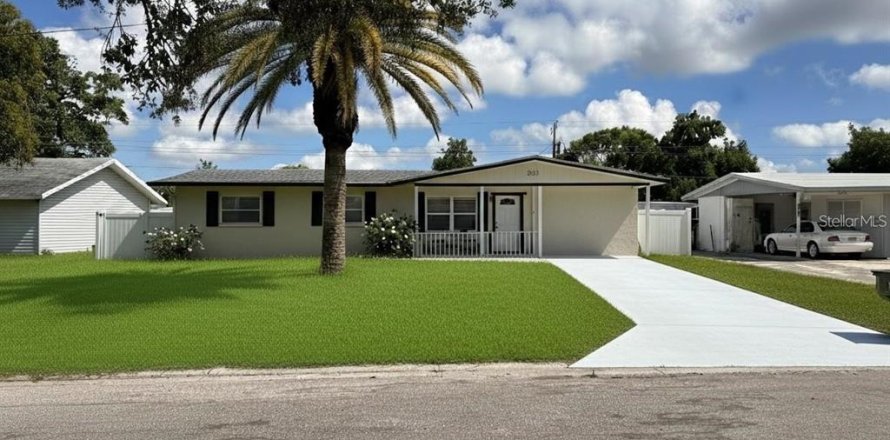 House in Bradenton, Florida 4 bedrooms, 150.13 sq.m. № 2410117