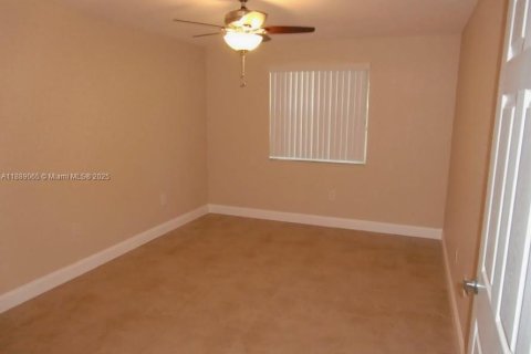 Copropriété à louer à Oakland Park, Floride: 1 chambre, 78.41 m2 № 1938890 - photo 4