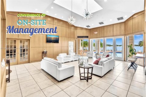 Condominio en alquiler en Oakland Park, Florida, 1 dormitorio, 78.41 m2 № 1938890 - foto 13