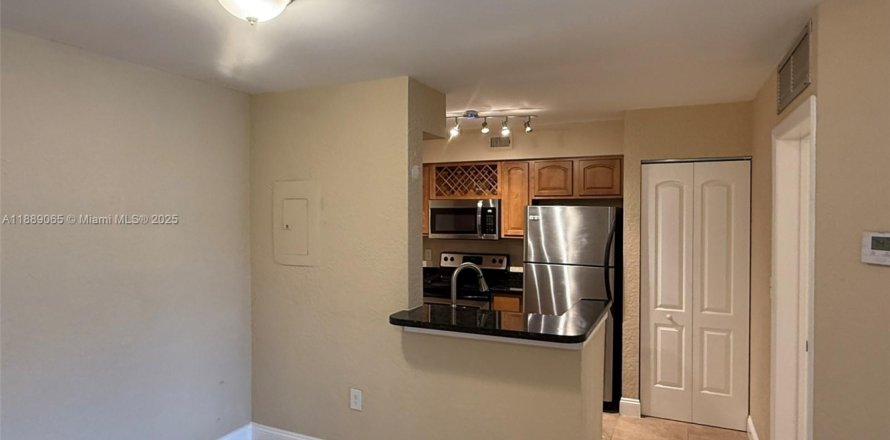 Condominio en Oakland Park, Florida, 1 dormitorio  № 1938890