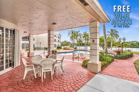 Condominio en alquiler en Oakland Park, Florida, 1 dormitorio, 78.41 m2 № 1938890 - foto 15