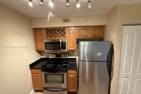 Copropriété à louer à Oakland Park, Floride: 1 chambre, 78.41 m2 № 1938890 - photo 2