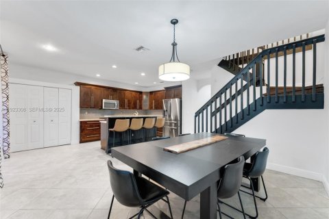 Touwnhouse à louer à Homestead, Floride: 4 chambres, 171.5 m2 № 1976939 - photo 8