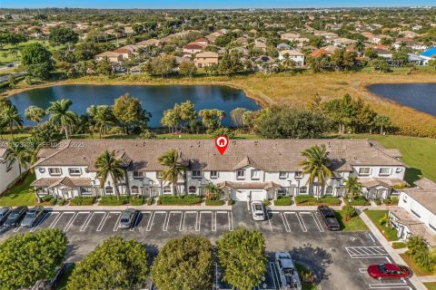 Touwnhouse à louer à Homestead, Floride: 4 chambres, 171.5 m2 № 1976939 - photo 24