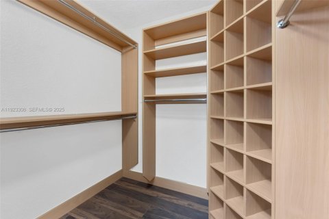 Touwnhouse à louer à Homestead, Floride: 4 chambres, 171.5 m2 № 1976939 - photo 12