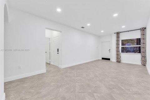 Touwnhouse à louer à Homestead, Floride: 4 chambres, 171.5 m2 № 1976939 - photo 4