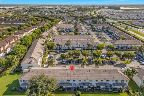Touwnhouse à louer à Homestead, Floride: 4 chambres, 171.5 m2 № 1976939 - photo 25