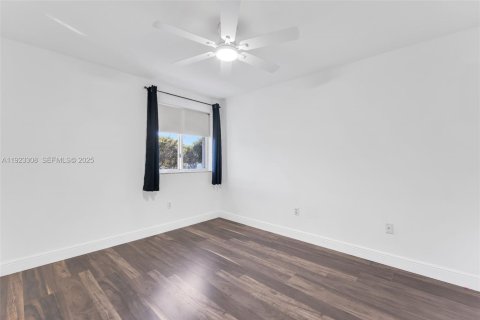 Touwnhouse à louer à Homestead, Floride: 4 chambres, 171.5 m2 № 1976939 - photo 15