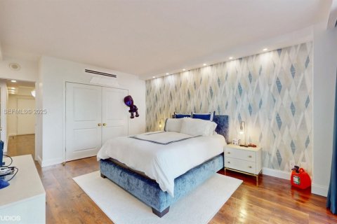 Condominio en venta en Bal Harbour, Florida, 4 dormitorios, 306.58 m2 № 2034760 - foto 30