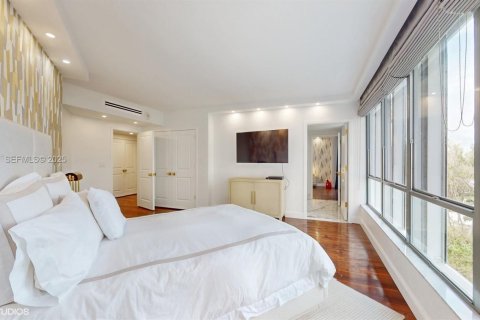 Condominio en venta en Bal Harbour, Florida, 4 dormitorios, 306.58 m2 № 2034760 - foto 24