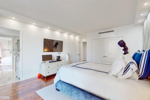 Condominio en venta en Bal Harbour, Florida, 4 dormitorios, 306.58 m2 № 2034760 - foto 29