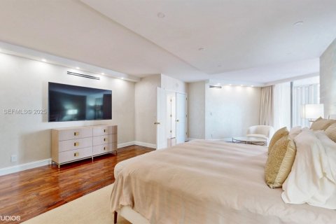 Condominio en venta en Bal Harbour, Florida, 4 dormitorios, 306.58 m2 № 2034760 - foto 18