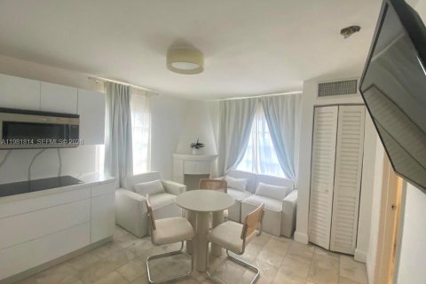 Condominio en alquiler en Miami Beach, Florida, 1 dormitorio, 41.53 m2 № 2080141 - foto 2