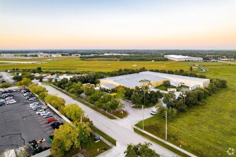 Commercial property in Kissimmee, Florida 4163.88 sq.m. № 1511774 - photo 2