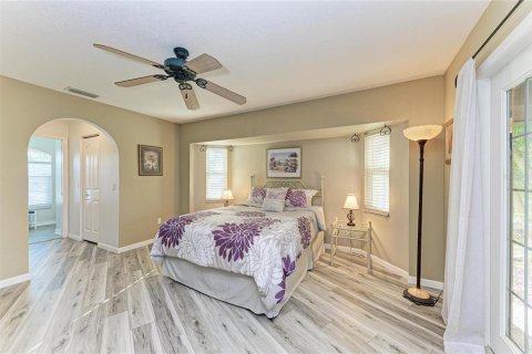 House in Port Charlotte, Florida 3 bedrooms, 154.68 sq.m. № 2157763 - photo 30