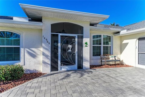 House in Port Charlotte, Florida 3 bedrooms, 154.68 sq.m. № 2157763 - photo 9