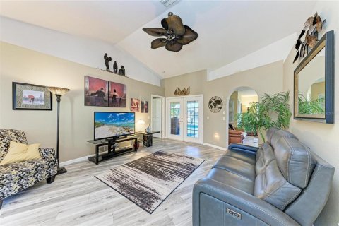House in Port Charlotte, Florida 3 bedrooms, 154.68 sq.m. № 2157763 - photo 16