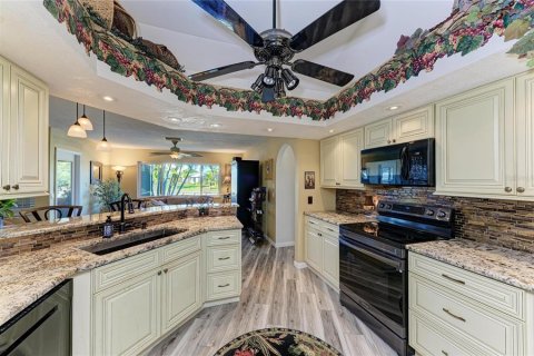 House in Port Charlotte, Florida 3 bedrooms, 154.68 sq.m. № 2157763 - photo 23