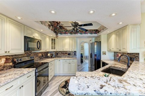 House in Port Charlotte, Florida 3 bedrooms, 154.68 sq.m. № 2157763 - photo 24