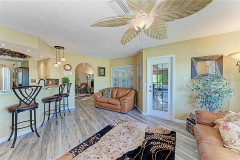 House in Port Charlotte, Florida 3 bedrooms, 154.68 sq.m. № 2157763 - photo 28