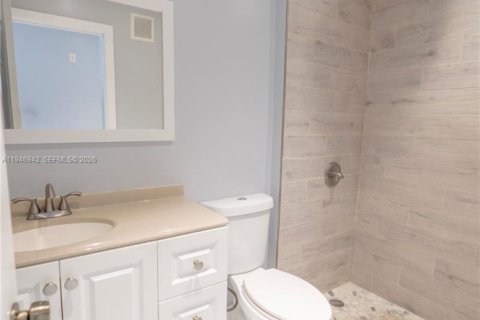 Townhouse in Miami, Florida 3 bedrooms, 126.72 sq.m. № 2003229 - photo 10