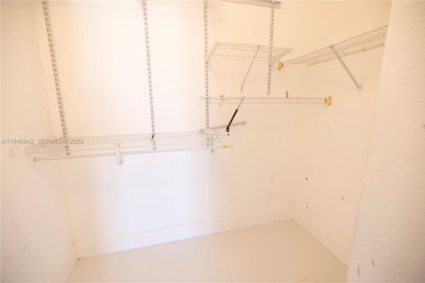 Townhouse in Miami, Florida 3 bedrooms, 126.72 sq.m. № 2003229 - photo 14