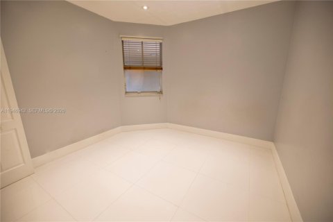 Townhouse in Miami, Florida 3 bedrooms, 126.72 sq.m. № 2003229 - photo 9